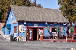 pet friendly restaurant in mammoth, california